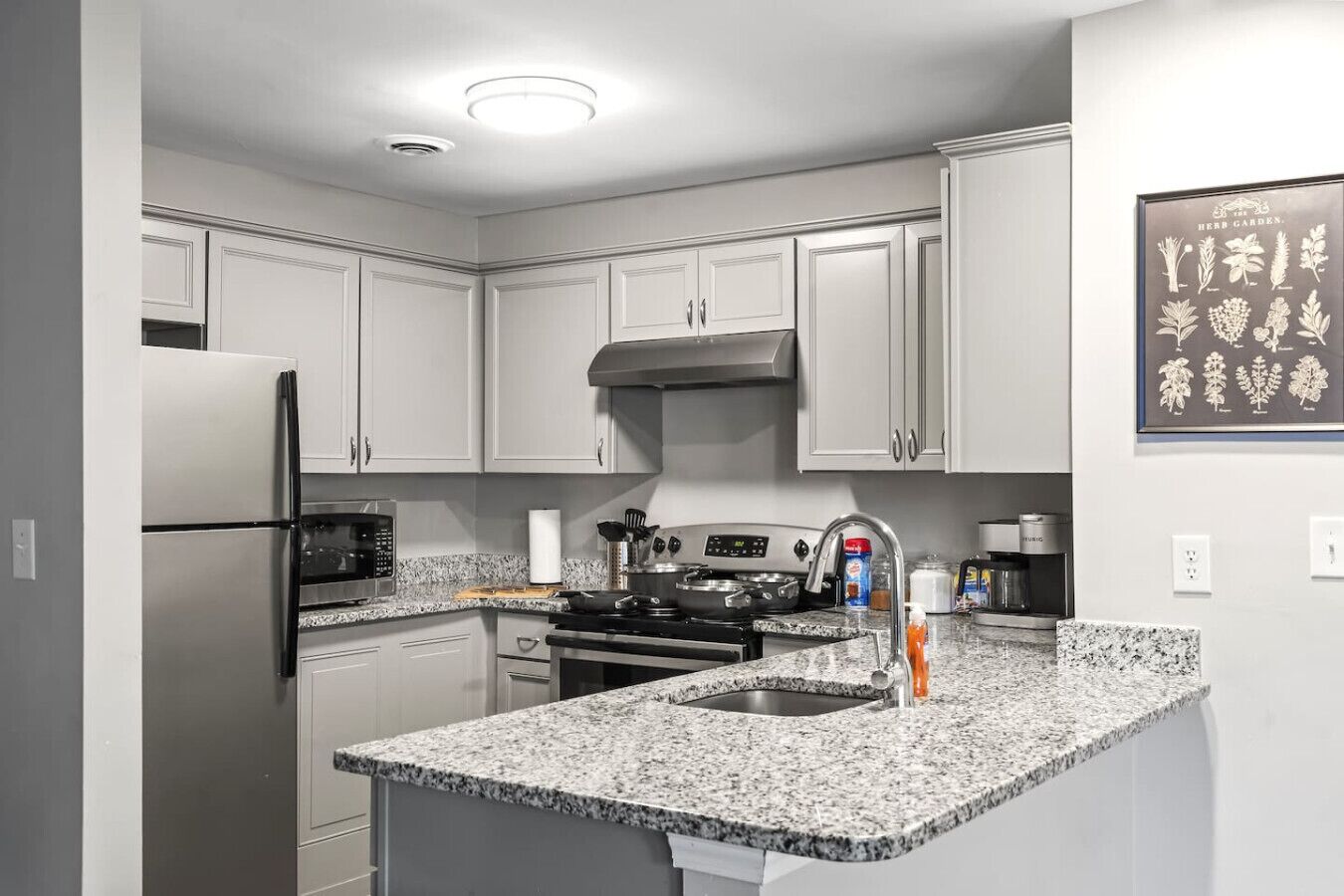 冰箱、微波炉、烤箱、炉灶