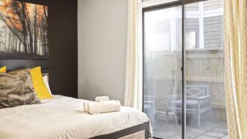 办公桌、熨斗/熨衣板、旅行婴儿床、WiFi