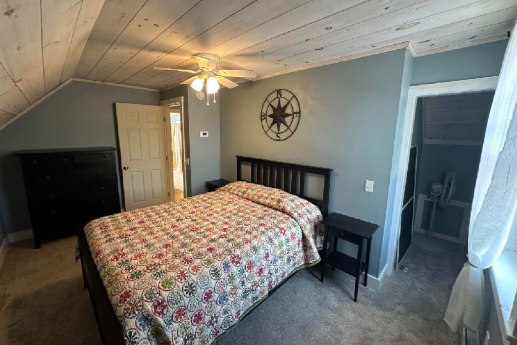 3 bedrooms, iron/ironing board, travel cot, free WiFi