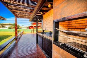 House, 3 Bedrooms, Air conditioning, Beachside | Terrace/patio