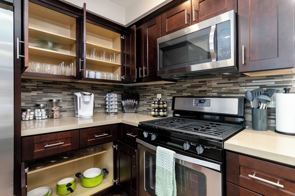 Refrigerador, microondas, horno, placa de cocina