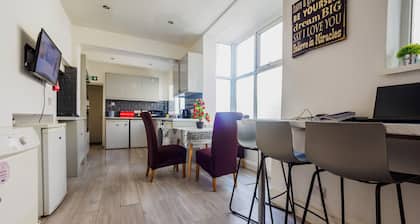 WoodHus Executive Double Room 6