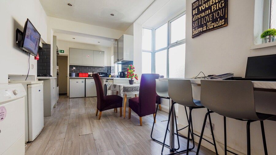 WoodHus Executive Double Room 6