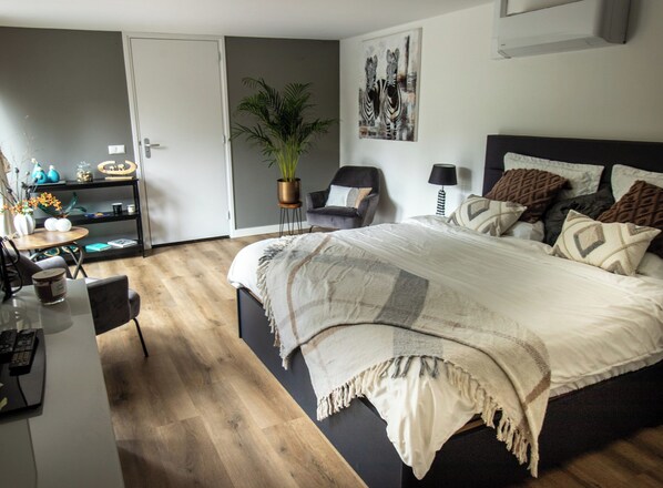 1 bedroom, WiFi, bed sheets