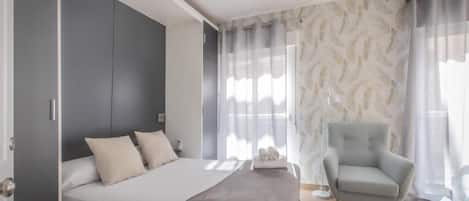 1 bedroom, iron/ironing board, travel cot, free WiFi