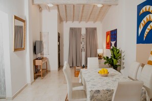Dining room - 2BR APARTMENT IN THE WALLED CITY (Cartagena)