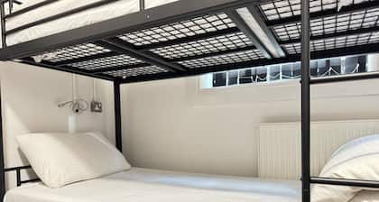 Rahman Hostel - Manchester