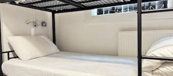 Rahman Hostel - Manchester