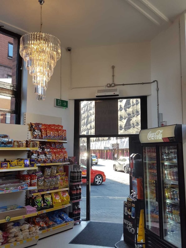 Interior entrance - Rahman Hostel - Manchester (Manchester)