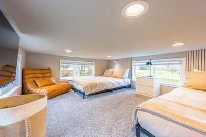 Rainforest Tiny Home Retreat: Nordic
