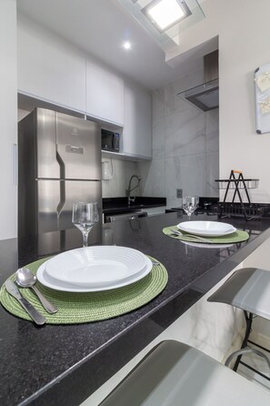 Fridge, microwave, oven, stovetop