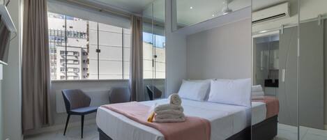 1 habitación, escritorio, tabla de planchar con plancha y wifi gratis