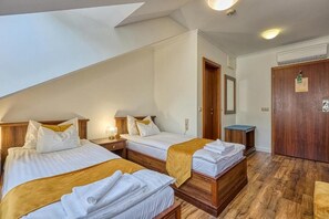 Chambre Double Standard, 2 lits une place