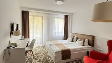 Classic Double Room | Desk, free WiFi, bed sheets