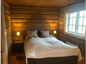 3 bedrooms, iron/ironing board, WiFi