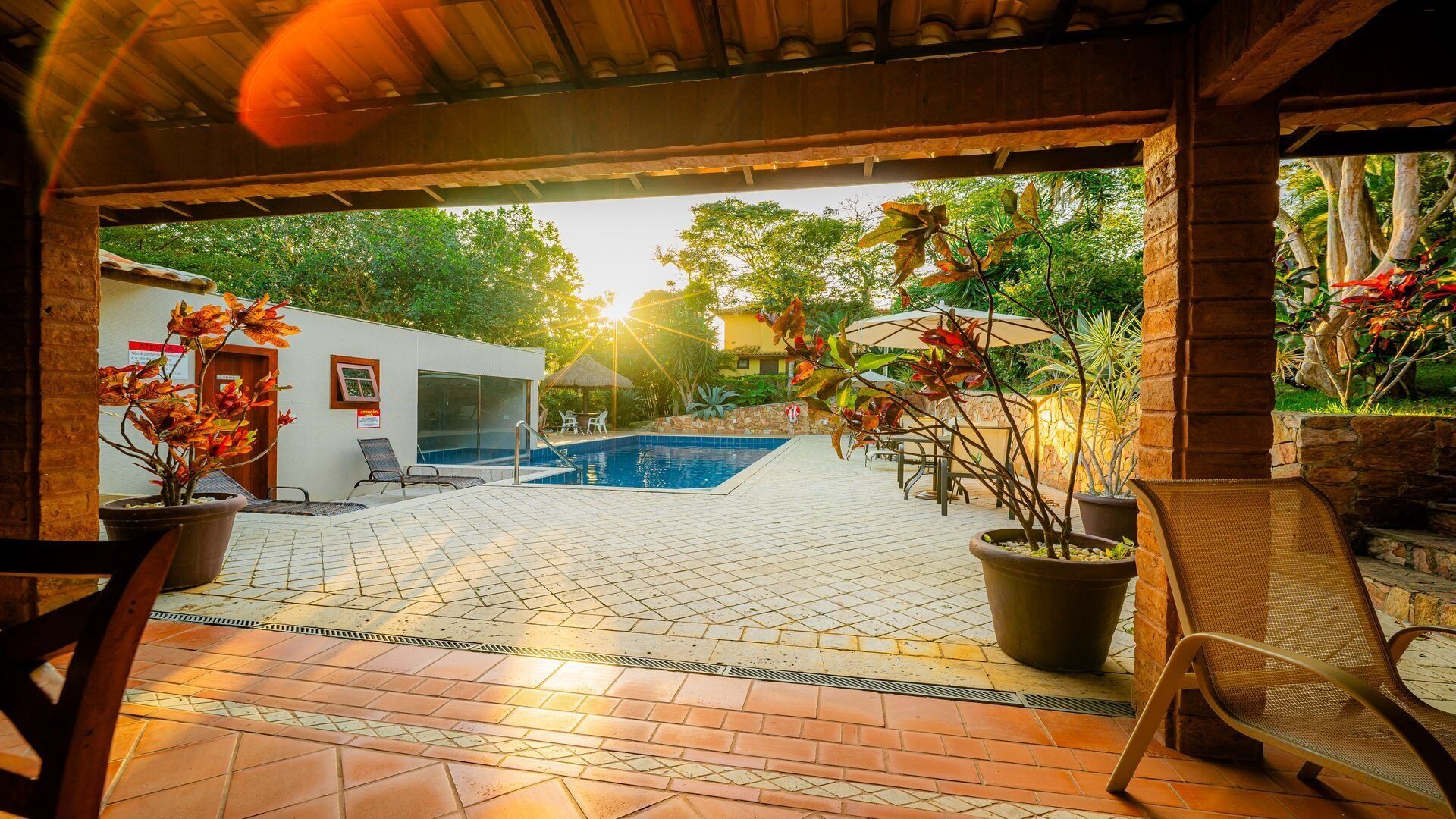 Villa | Pool | Außenpool, geöffnet von 09:00 Uhr bis 19:00 Uhr, Sonnenschirme