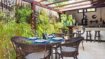 Villa | Outdoor dining