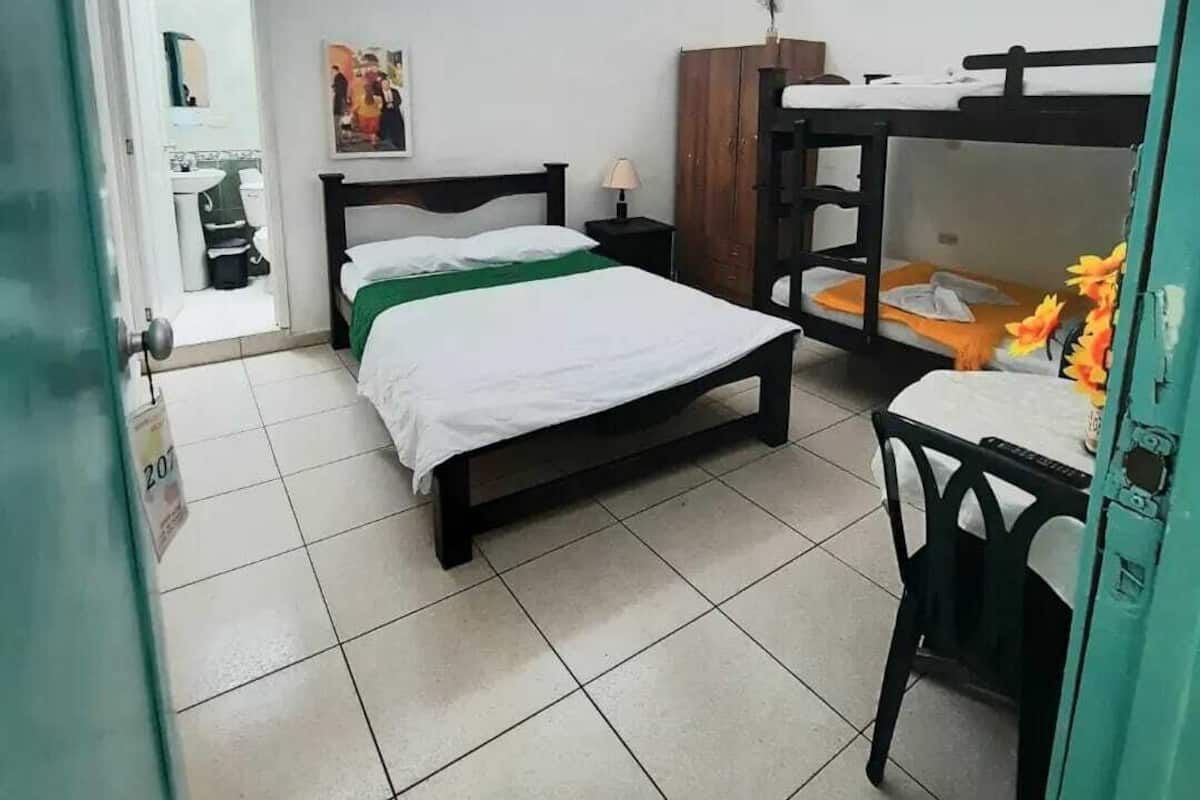Chambre Quadruple Standard | Wi-Fi gratuit