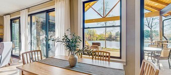 BRAND NEW Perfect Getaway with Lake Views, Full Kitchen and Outdoor Fire Pit