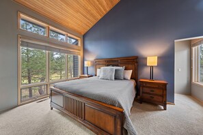 4 bedrooms, desk, travel crib, free WiFi