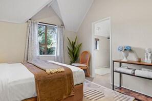 2 habitaciones, escritorio, tabla de planchar con plancha y wifi 