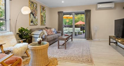 Seaside Bougainvillea Retreat close to Beaches