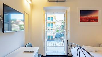 Apartamento, vista para a cidade | 2 quartos, Wi-Fi de cortesia