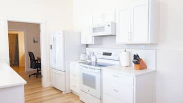 Microwave, stovetop, dishwasher
