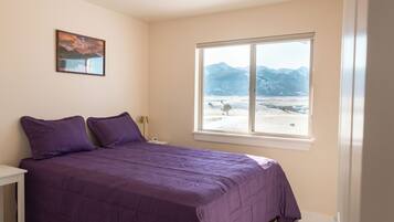 3 habitaciones, tabla de planchar con plancha, wifi y ropa de cama