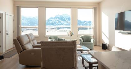 All new inside, 3-bedroom house, WiFi, AC beautiful Paradise Valley Yellowstone