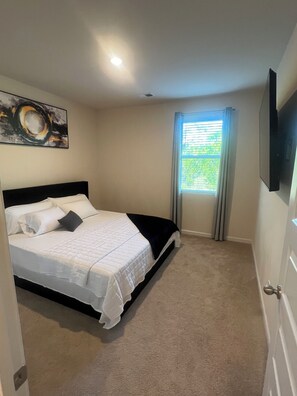 5 habitaciones, tabla de planchar con plancha, wifi y ropa de cama