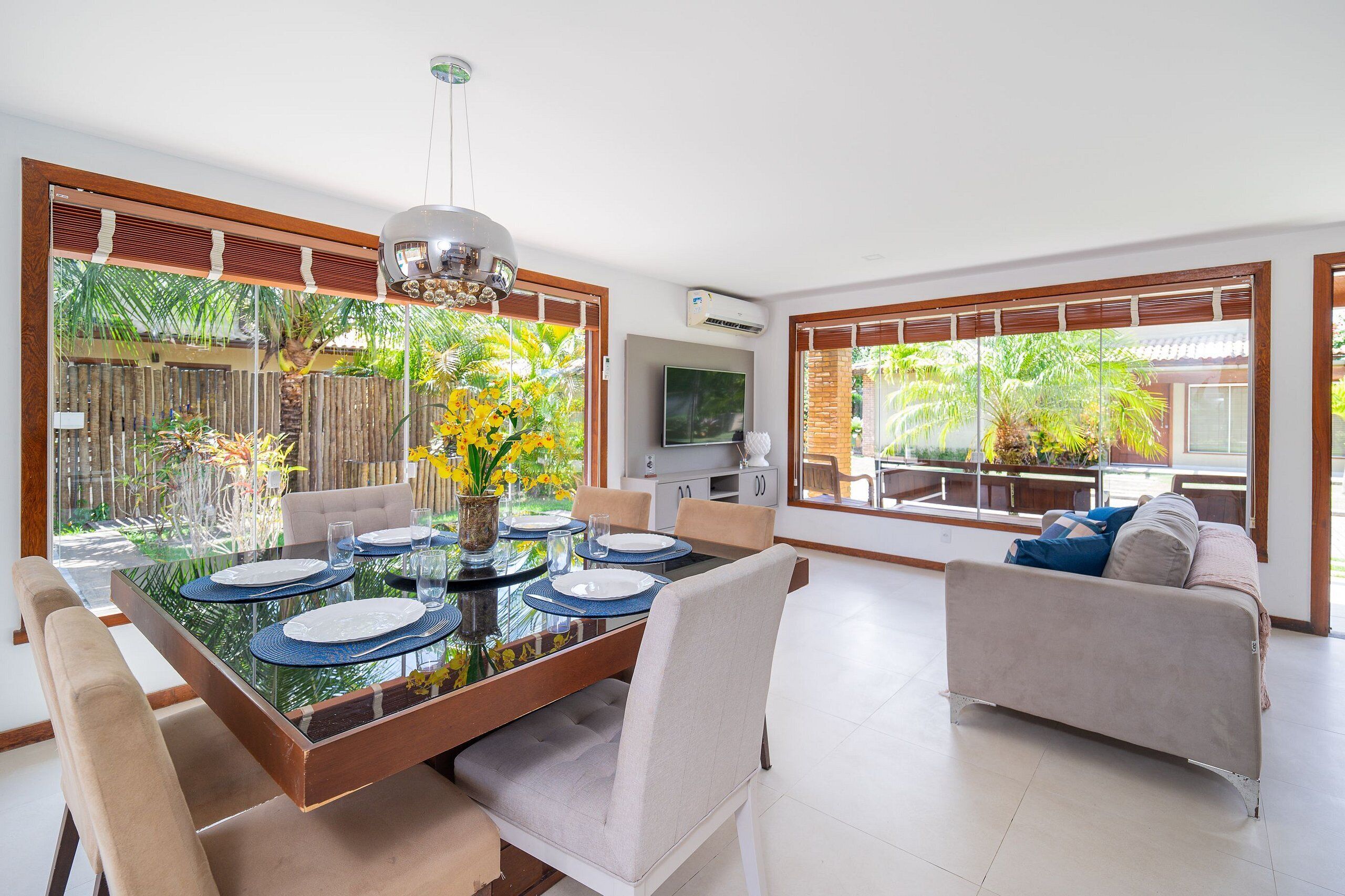 Casa luxo, 4 quartos, ar-condicionado | Opções para refeição