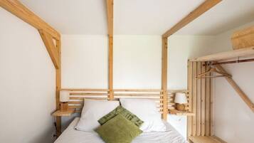 1 slaapkamer, een strijkplank/strijkijzer, wifi, beddengoed