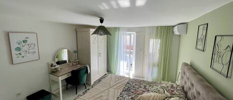 3 bedrooms, laptop workspace, blackout curtains, iron/ironing board
