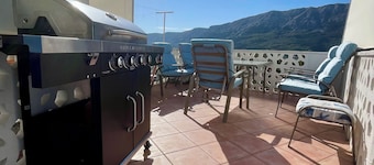Holiday House Baska Hill