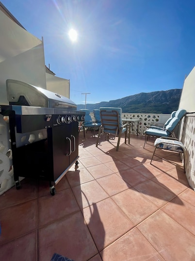 Holiday House Baska Hill