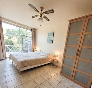 2 Schlafzimmer, Bügeleisen/Bügelbrett, WLAN, Bettwäsche