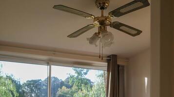 1 bedroom, iron/ironing board, WiFi