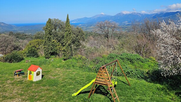 Children’s area - Master bedroom with living room (Rapale)