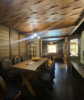 Villa | Dining