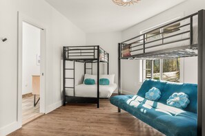 6 Schlafzimmer, Bügeleisen/Bügelbrett, Reisekinderbett, WLAN