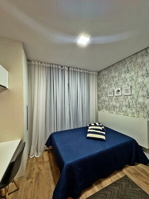 2 quartos, ferros/tábuas de passar roupa, Wi-Fi, roupa de cama