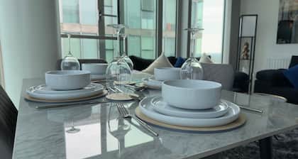 Central M K 2-bedroom Apartment, Sleeps 4, Parking