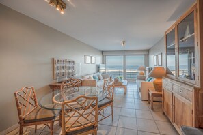 Apartment | Dining - Apartment in Knokke-heist With Sea Views (Knokke-Heist)
