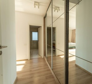 Deluxe Penthouse, Mountain View | 3 bedrooms, premium bedding, memory foam beds, desk