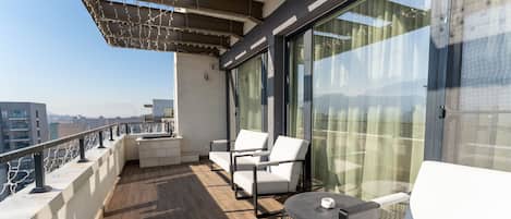 Deluxe Penthouse, Mountain View | Balcony