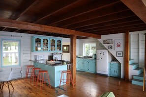 Fridge, microwave, oven, coffee/tea maker