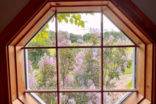 Modern Lakeside Home