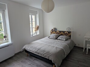 3 bedrooms, iron/ironing board, WiFi, bed sheets - Pleasant house in the heart of Bayeux! (Bayeux)