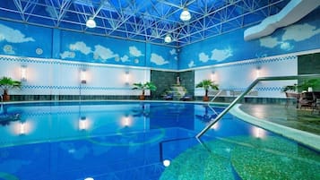 Piscina interna, piscina externa